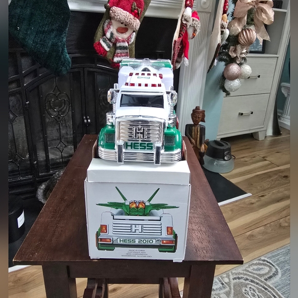 2010 Hess Toy Trailer Truck & Jet. New in Box. - Picture 4 of 10